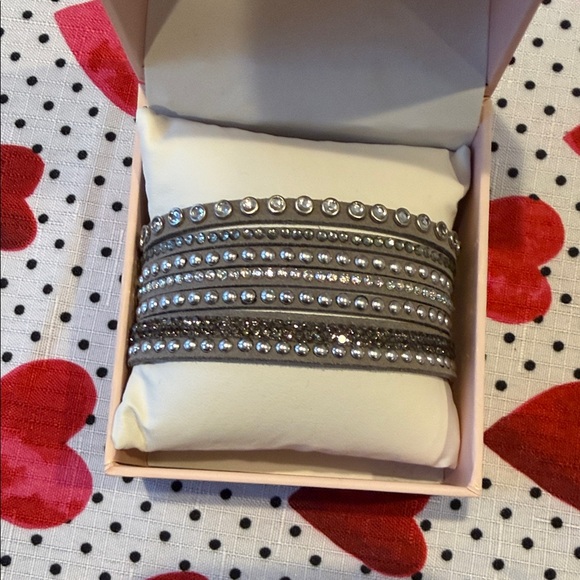 Woman’s wrap Bracelet sparkle NEW - Picture 3 of 4